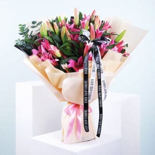 A vibrant bouquet of star gazer pink lilies.