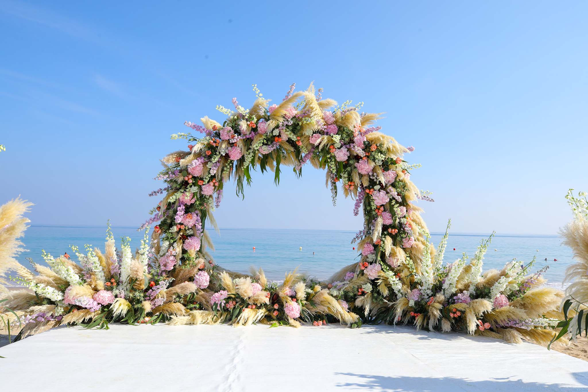 Grand Wedding Arch Arrangements