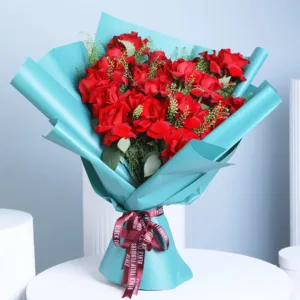 An iconic gift of love – deep red roses wrapped in chic green, ideal for anniversaries or romantic surprises. Red rose 20 stem