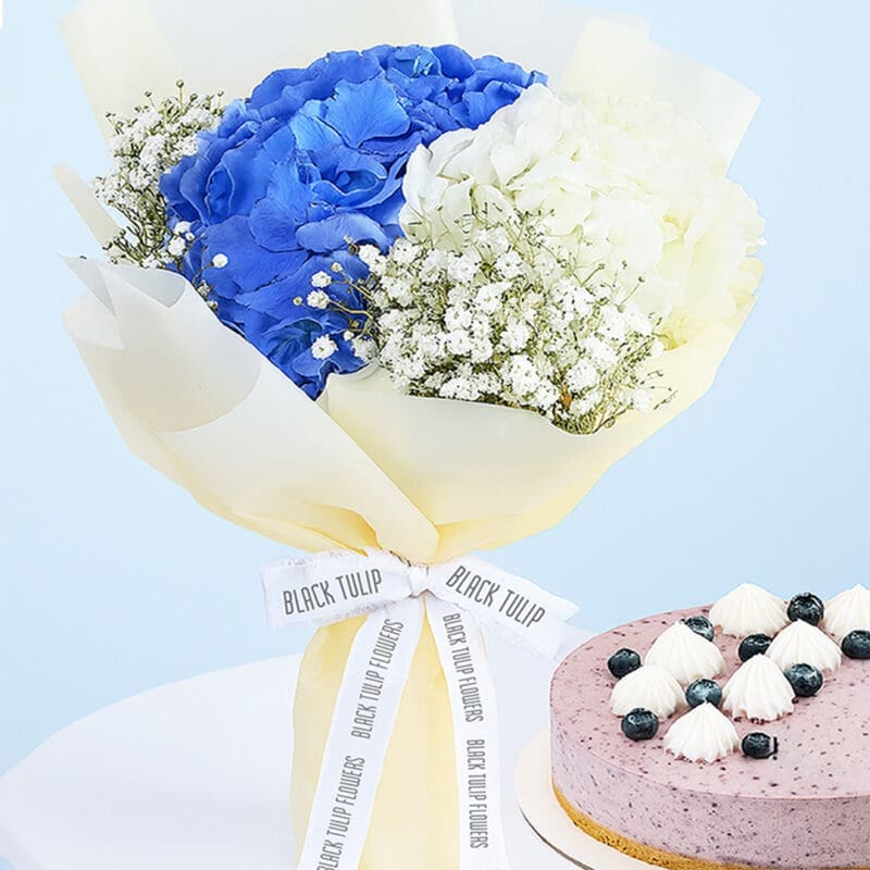 white-blue-hydrangea-bouquet-cake-02 white blue hydrangea bouquet cake 02