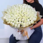 100-white-roses-bouquet