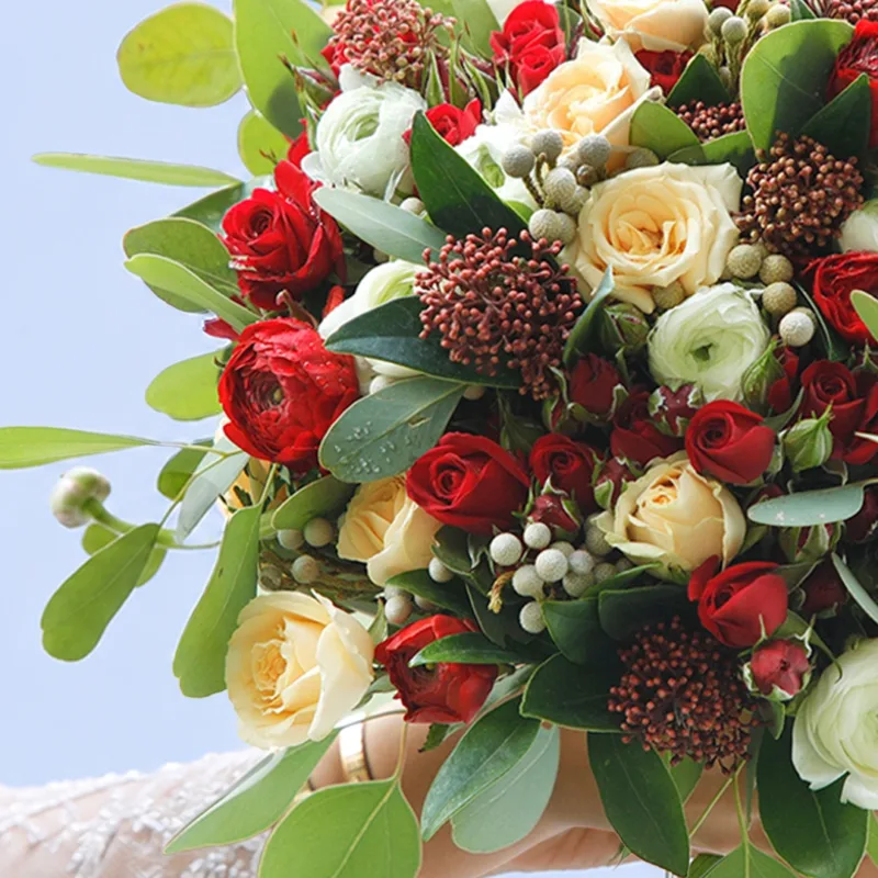 crimson silk bridal bouquet 04