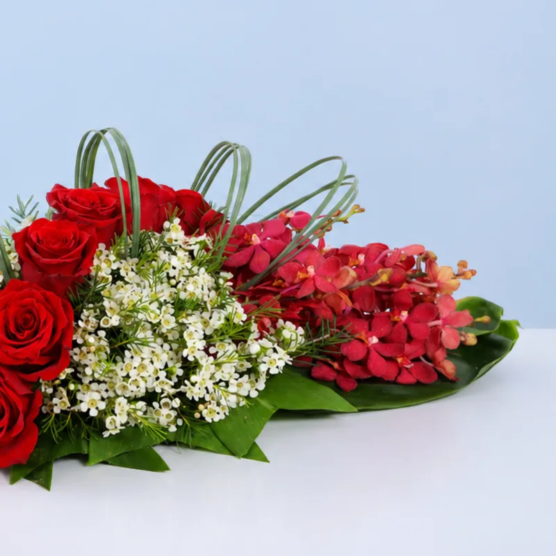 red-floral-table-decor_02 red floral table decor 02