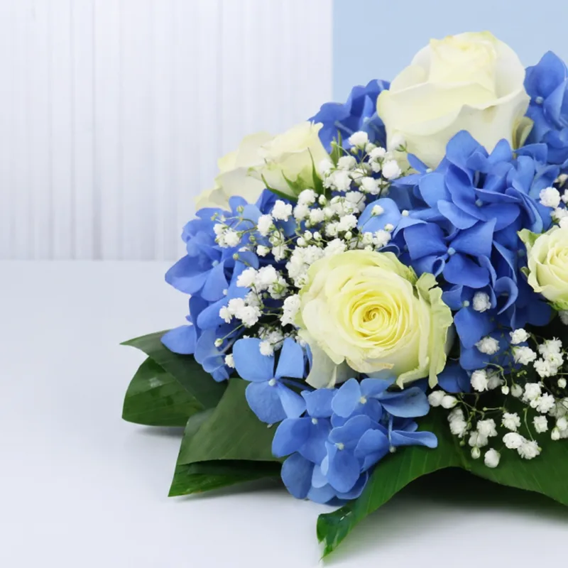 white elegance centrepiece 02