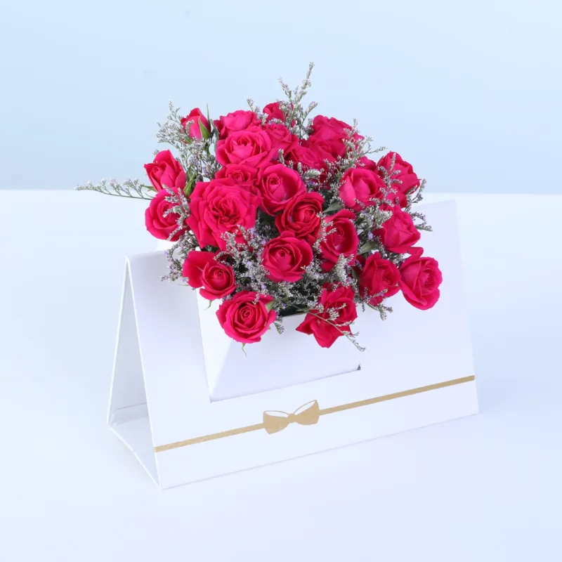 dark-pink-spray-rose-white-envelope-box_02 dark pink spray rose white envelope box 02