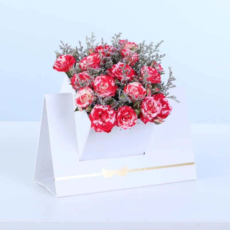 double colour spray rose white envelope box 02