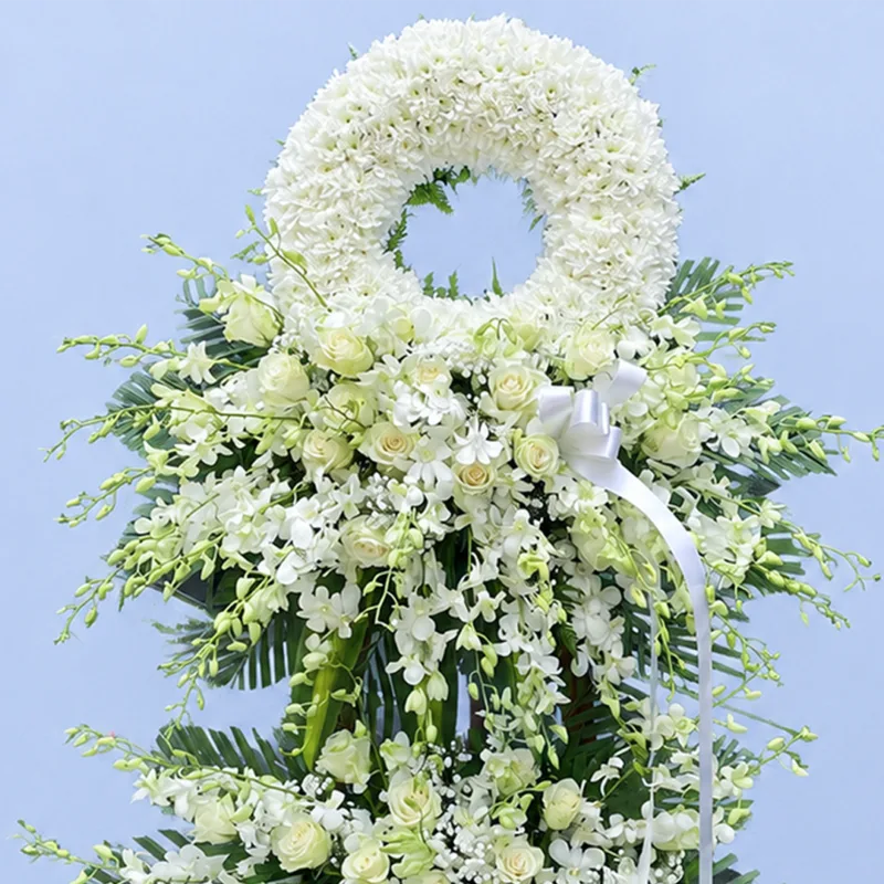 eternal white tribute stand 02