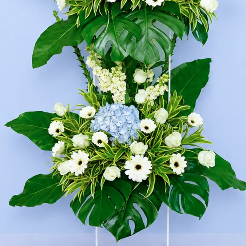 peaceful tribute stand 03