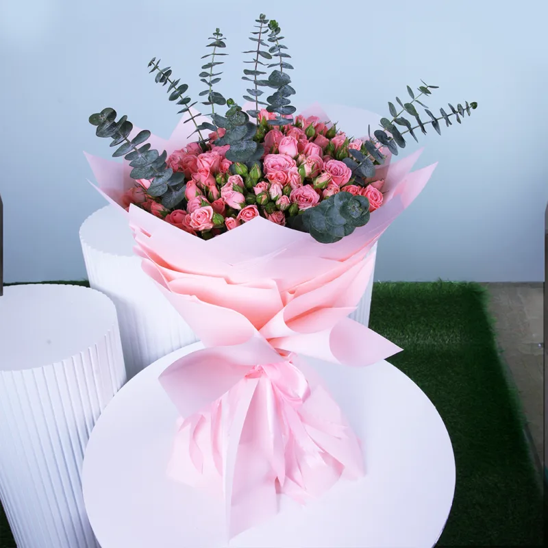 pink-rose-bouquet-with-eucalyptus_02 pink rose bouquet with eucalyptus 02