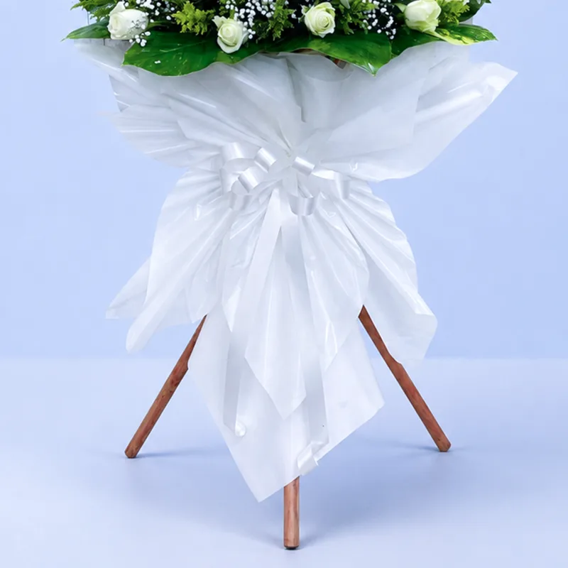 white rose tribute stand 03