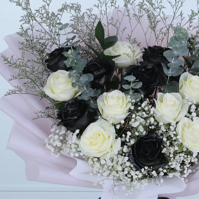 black-white-rose-luxe-bouquet_04 black white rose luxe bouquet 04