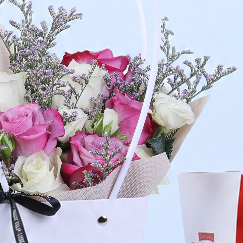 purple-white-rose-floral-bag-with-ferrero-raffaello_04 purple white rose floral bag with ferrero raffaello 04